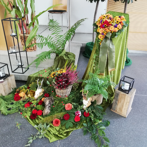 Beerdigung Blumenschmuck Trauerfloristik Libella Floristik Beerdigung Blumenschmuck Trauerfloristik Libella Floristik